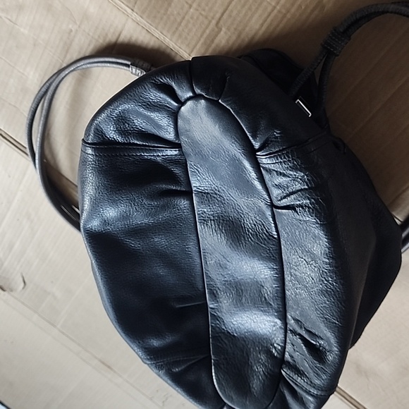 B. Makowsky black leather purse leopard lining - Picture 9 of 12